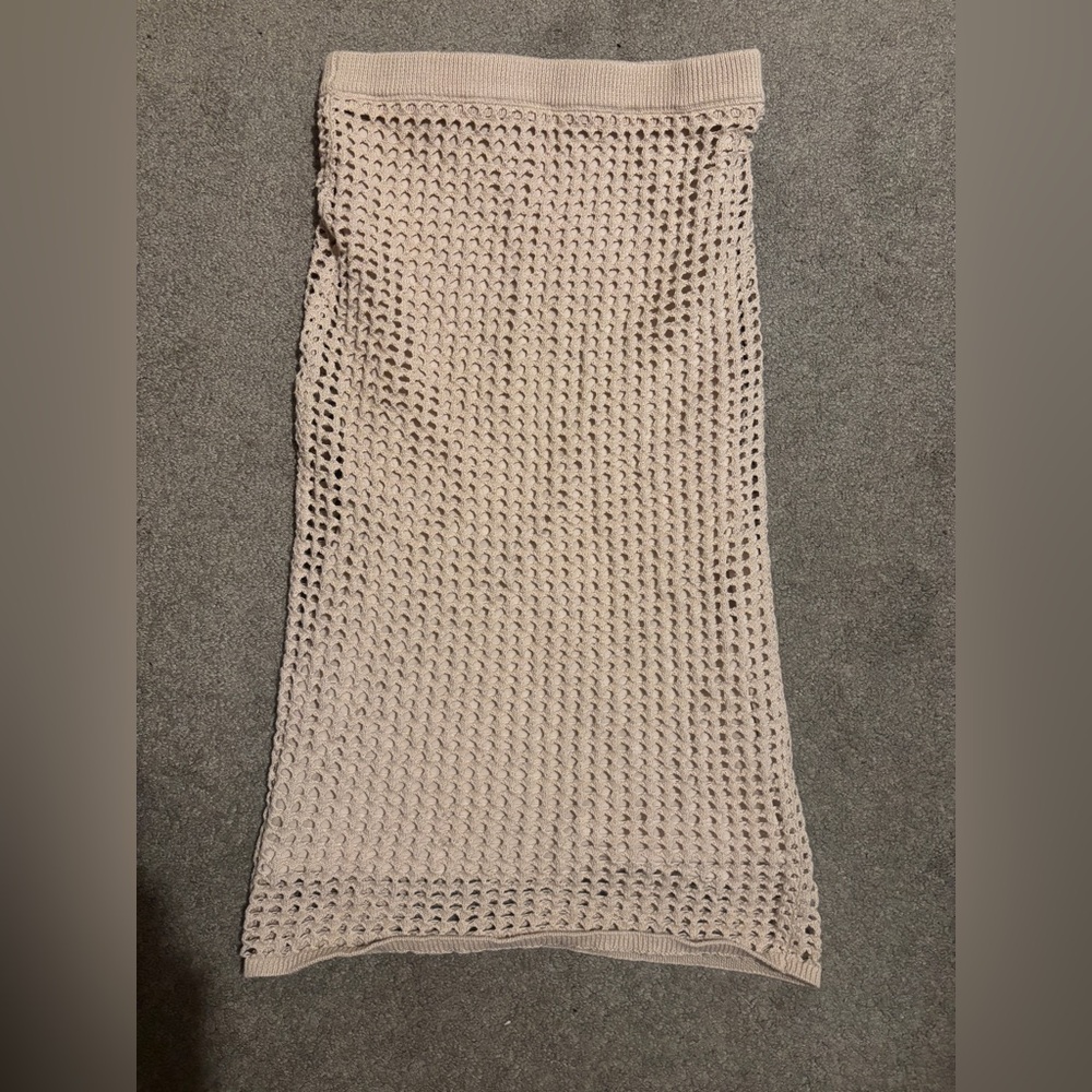 Steve Madden crochet midi skirt in a natural beige color women’s medium